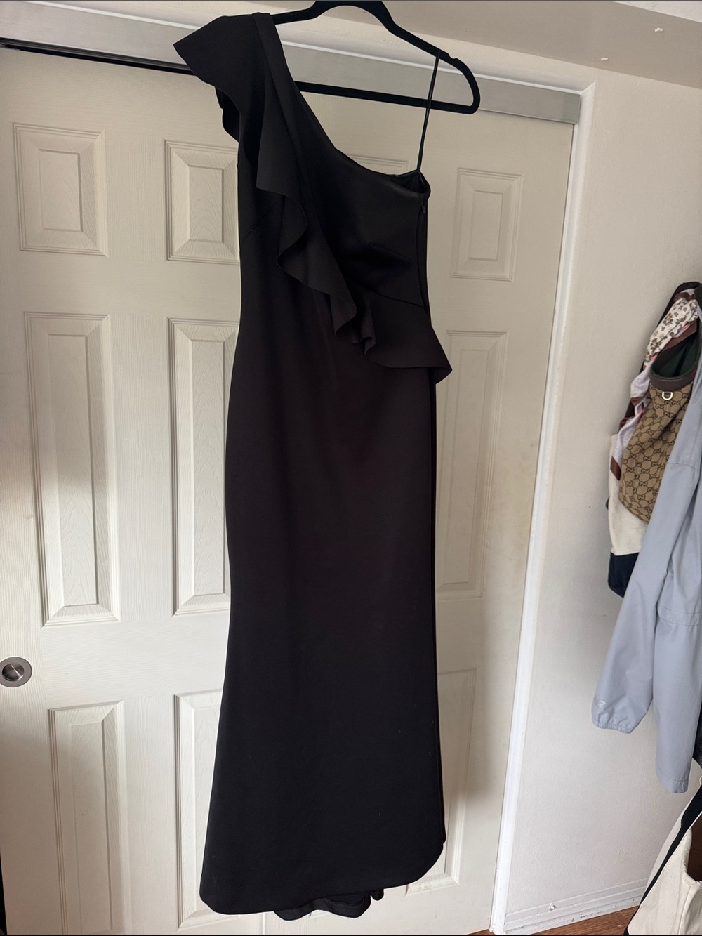 Jessica Howard Black One-Shoulder Ruffle Gown